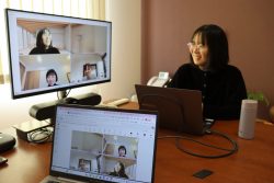 AIボイスレコーダー「Notta Memo」を使った会議の様子